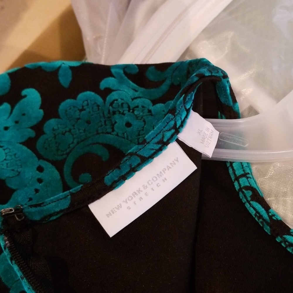 Dress - Picture 3 of 4